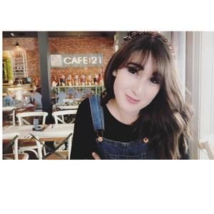 Meet your Posher, Danielle